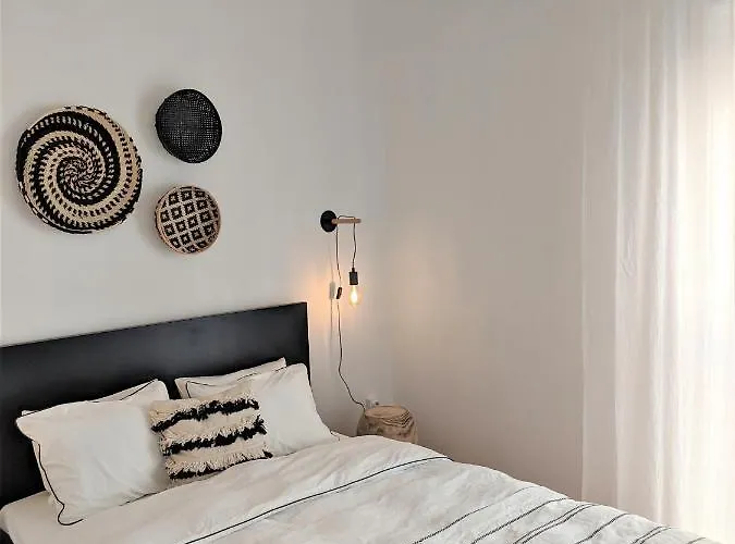 Bela Casa - Modern Designer Chic شقة